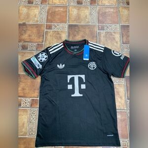 adidas Originals Bayern Munich 2025/26 Oktoberfest Fourth Kit Jersey Size M